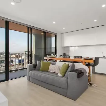 Warm Inner City Apartment With A View